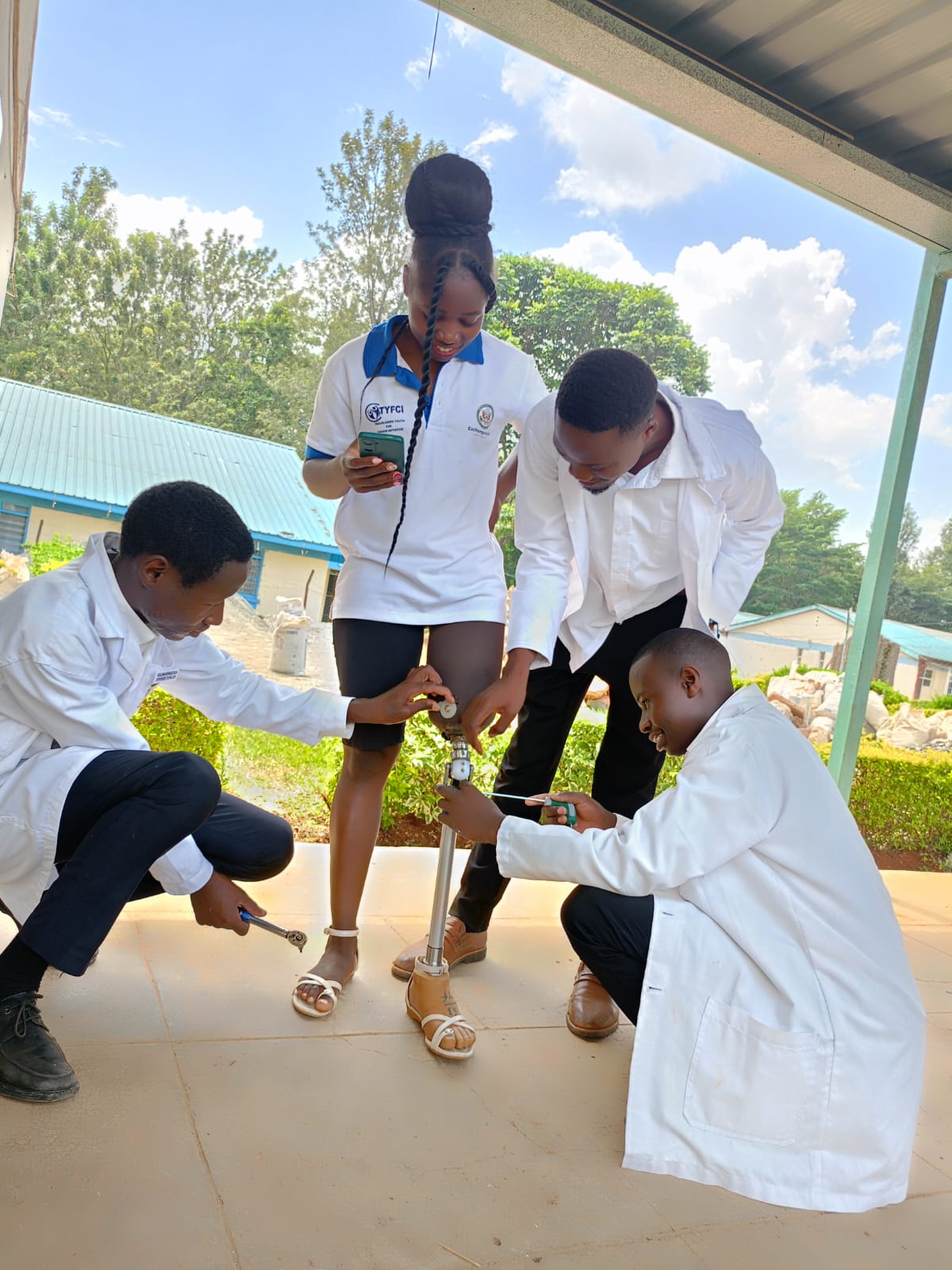 Dynamic alignment of prosthesis